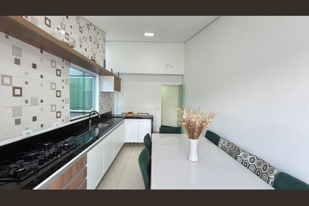 Apartamento à venda com 96m², 2 quartos e 1 vagaCobertura - Cozinha