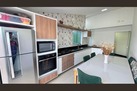 Apartamento à venda com 96m², 2 quartos e 1 vagaCobertura - Cozinha