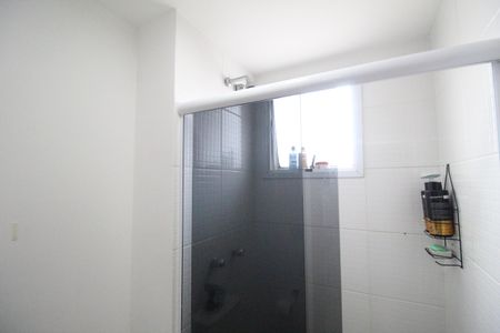 Apartamento à venda com 83m², 3 quartos e 1 vagaBanheiro canadense da suíte 2 e 3