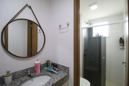 Apartamento à venda com 83m², 3 quartos e 1 vagaBanheiro canadense da suíte 2 e 3