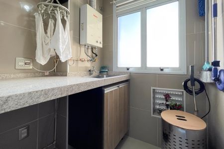 Apartamento à venda com 63m², 3 quartos e 1 vagaÁrea de Serviço