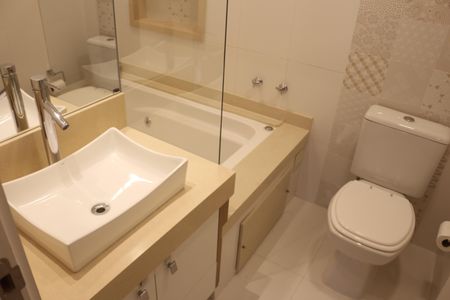 Apartamento à venda com 246m², 3 quartos e 3 vagasBanheiro da Suíte 3