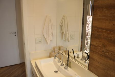 Apartamento à venda com 246m², 3 quartos e 3 vagasBanheiro da Suíte 1