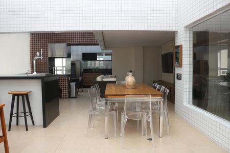 Apartamento à venda com 246m², 3 quartos e 3 vagasÁrea gourmet