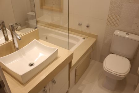 Apartamento à venda com 246m², 3 quartos e 3 vagasBanheiro da Suíte 3