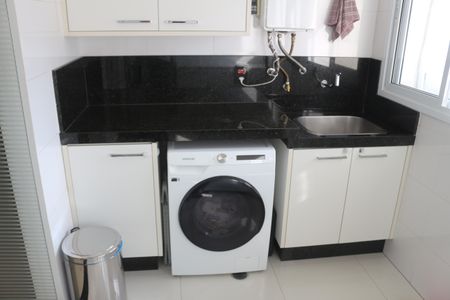 Apartamento à venda com 246m², 3 quartos e 3 vagasÁrea de Serviço