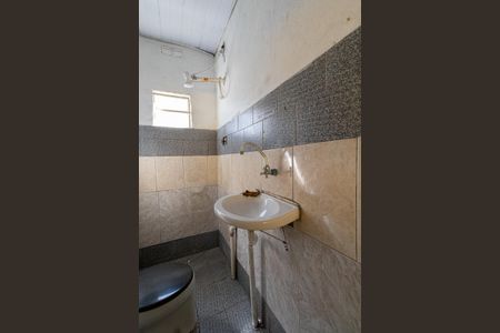 Casa à venda com 220m², 3 quartos e 2 vagasBanheiro