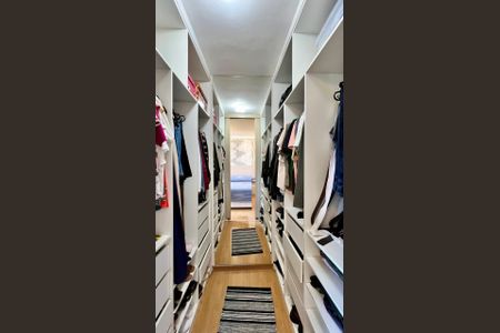 Apartamento à venda com 180m², 3 quartos e 2 vagasQuarto 1 Closet 