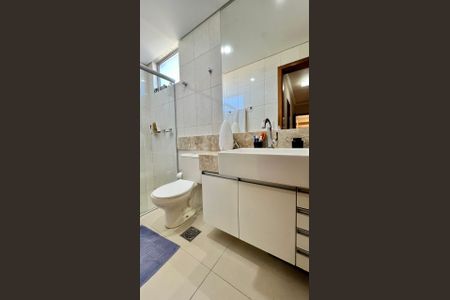 Apartamento à venda com 180m², 3 quartos e 2 vagasBanheiro