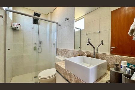 Apartamento à venda com 180m², 3 quartos e 2 vagasBanheiro