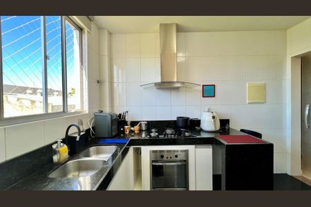 Apartamento à venda com 180m², 3 quartos e 2 vagasCozinha