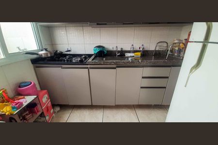 Casa à venda com 64m², 2 quartos e 2 vagas Casa à venda com 64m², 2 quartos e 2 vagasCozinha