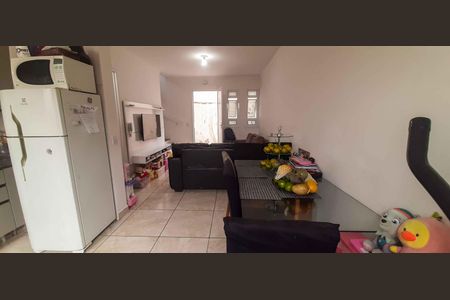 Casa à venda com 64m², 2 quartos e 2 vagas Casa à venda com 64m², 2 quartos e 2 vagasSala