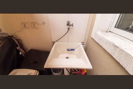 Casa à venda com 64m², 2 quartos e 2 vagas Casa à venda com 64m², 2 quartos e 2 vagasÁrea de Serviço