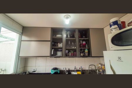 Casa à venda com 64m², 2 quartos e 2 vagas Casa à venda com 64m², 2 quartos e 2 vagasCozinha