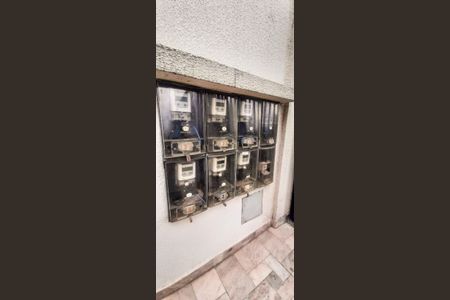 Casa à venda com 64m², 2 quartos e 2 vagas Casa à venda com 64m², 2 quartos e 2 vagasRelógios Separados