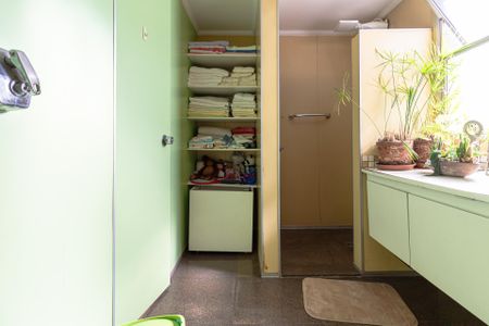 Apartamento à venda com 162m², 3 quartos e 2 vagasBanheiro