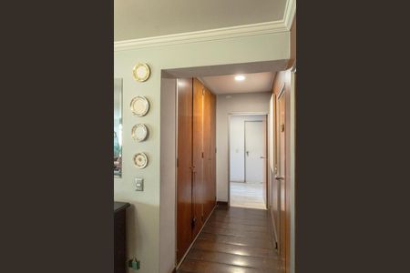 Apartamento à venda com 162m², 3 quartos e 2 vagasCorredor