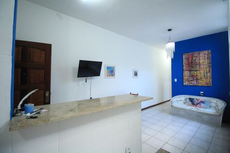 Apartamento para alugar com 77m², 2 quartos e sem vagaCozinha e Área de Serviço