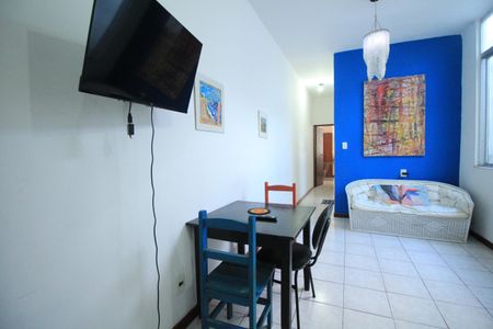 Apartamento para alugar com 77m², 2 quartos e sem vagaSala