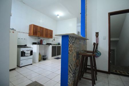 Apartamento para alugar com 77m², 2 quartos e sem vagaCozinha e Área de Serviço