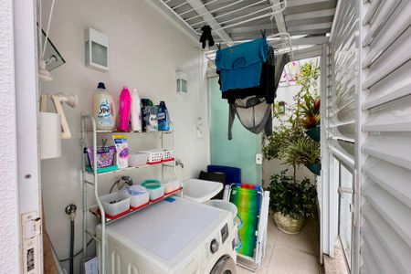 Apartamento para alugar com 198m², 3 quartos e 2 vagas Apartamento para alugar com 198m², 3 quartos e 2 vagasÁrea de Serviço 2