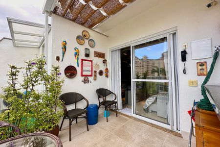 Apartamento para alugar com 198m², 3 quartos e 2 vagas Apartamento para alugar com 198m², 3 quartos e 2 vagasÁrea externa