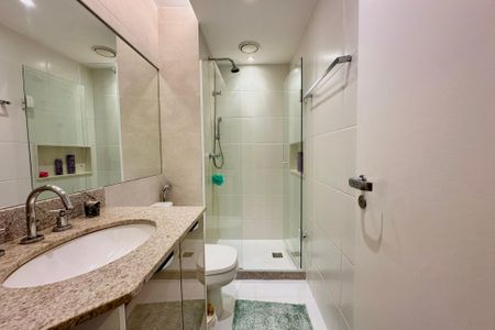 Apartamento para alugar com 198m², 3 quartos e 2 vagas Apartamento para alugar com 198m², 3 quartos e 2 vagasBanheiro Suíte