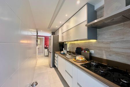 Apartamento para alugar com 198m², 3 quartos e 2 vagas Apartamento para alugar com 198m², 3 quartos e 2 vagasCozinha