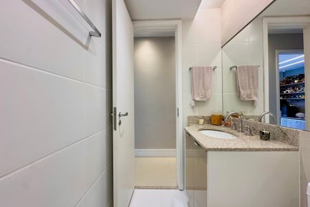 Apartamento para alugar com 198m², 3 quartos e 2 vagas Apartamento para alugar com 198m², 3 quartos e 2 vagasBanheiro Suíte