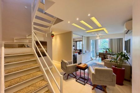 Apartamento para alugar com 198m², 3 quartos e 2 vagas Apartamento para alugar com 198m², 3 quartos e 2 vagasSala