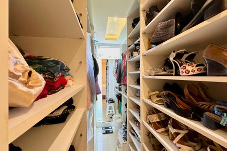 Apartamento para alugar com 198m², 3 quartos e 2 vagas Apartamento para alugar com 198m², 3 quartos e 2 vagasQuarto 2