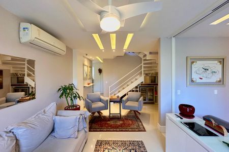 Apartamento para alugar com 198m², 3 quartos e 2 vagas Apartamento para alugar com 198m², 3 quartos e 2 vagasSala