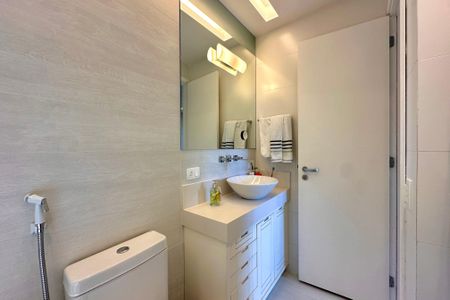 Apartamento para alugar com 198m², 3 quartos e 2 vagas Apartamento para alugar com 198m², 3 quartos e 2 vagasBanheiro Social