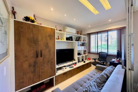 Apartamento para alugar com 198m², 3 quartos e 2 vagas Apartamento para alugar com 198m², 3 quartos e 2 vagasSala