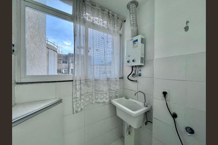 Apartamento à venda com 52m², 3 quartos e 1 vaga Apartamento à venda com 52m², 3 quartos e 1 vagaCozinha e Área de Serviço
