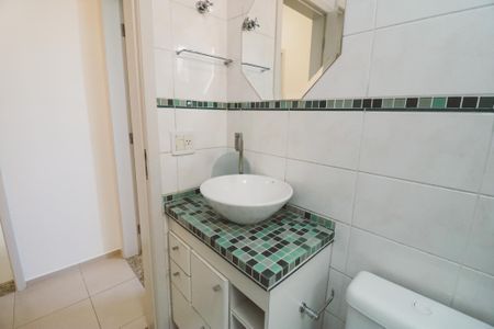 Apartamento à venda com 66m², 3 quartos e 2 vagas Apartamento à venda com 66m², 3 quartos e 2 vagasBanheiro Social