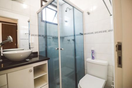 Apartamento à venda com 66m², 3 quartos e 2 vagas Apartamento à venda com 66m², 3 quartos e 2 vagasBanheiro da Suíte