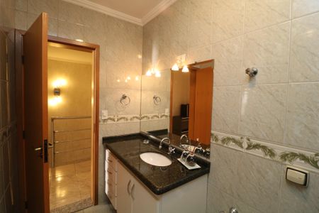 Casa à venda com 350m², 3 quartos e 3 vagasBanheiro Social