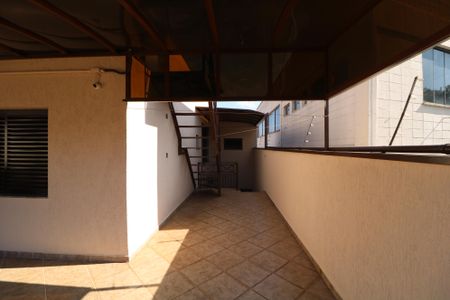 Casa à venda com 350m², 3 quartos e 3 vagasVaranda