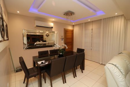 Casa à venda com 350m², 3 quartos e 3 vagasSala de Jantar