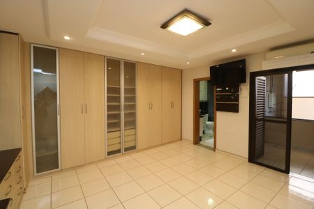 Casa à venda com 350m², 3 quartos e 3 vagasSuíte