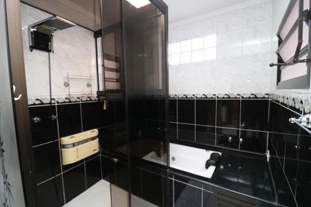 Casa à venda com 350m², 3 quartos e 3 vagasBanheiro da Suíte