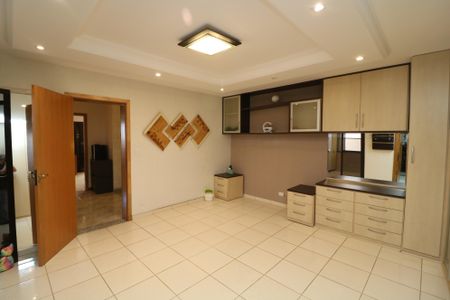 Casa à venda com 350m², 3 quartos e 3 vagasSuíte