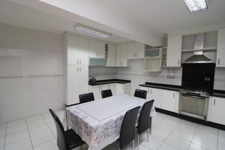 Casa à venda com 350m², 3 quartos e 3 vagasCozinha