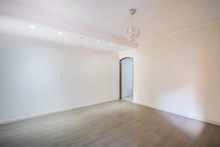 Casa à venda com 360m², 3 quartos e 2 vagas Casa à venda com 360m², 3 quartos e 2 vagasSala (Casa 1)