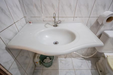 Casa para alugar com 120m², 2 quartos e sem vaga Casa para alugar com 120m², 2 quartos e sem vagaBanheiro social