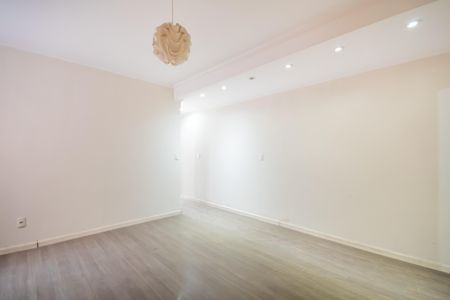 Sala de casa para alugar com 2 quartos, 120m² em Santa Maria, Osasco