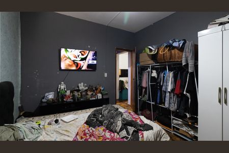 Casa à venda com 380m², 4 quartos e 4 vagas Casa à venda com 380m², 4 quartos e 4 vagasQuarto 2