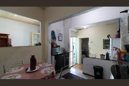 Casa à venda com 380m², 4 quartos e 4 vagas Casa à venda com 380m², 4 quartos e 4 vagasCasa 2- Cozinha e Área de Serviço